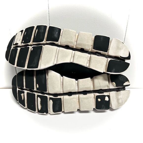 On Running Cloud Men’s Black Shoes Size 11.5 - Picture 8 of 9